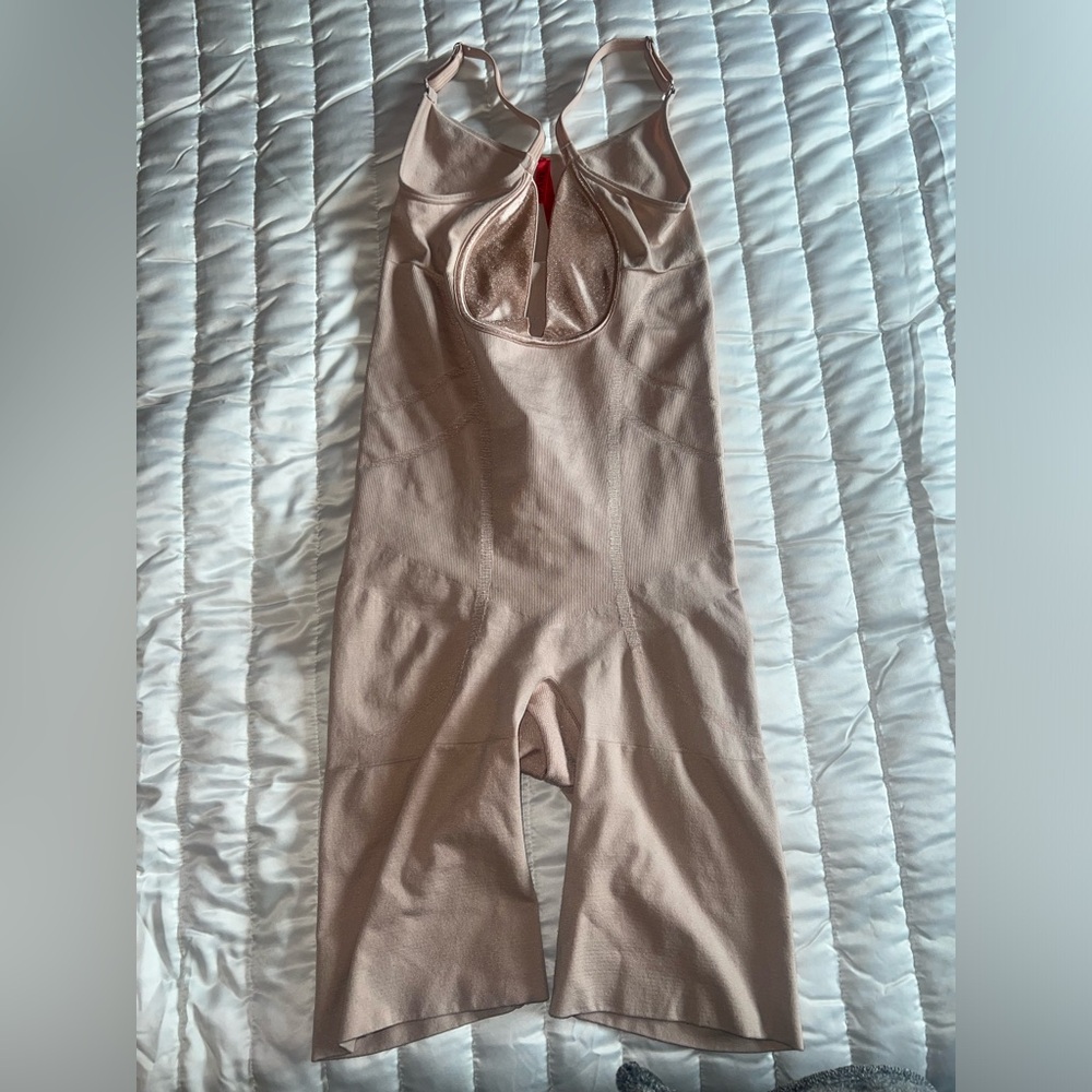 SPANX Slimmer & Shine Open Bust Mid-Thigh Firm Bodysuit Size L